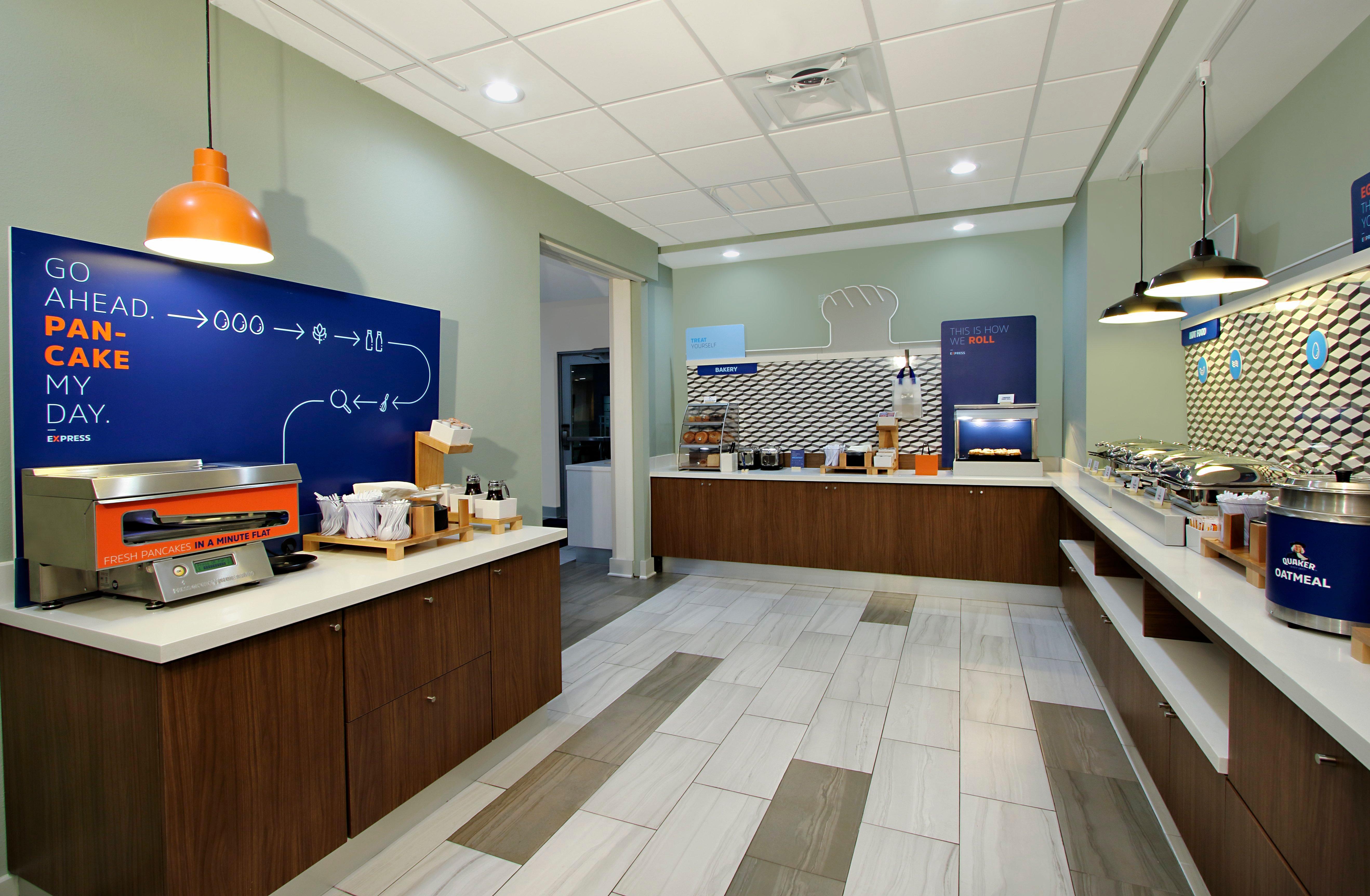 Holiday Inn Express & Suites - Lake Charles South Casino Area By Ihg Exterior photo